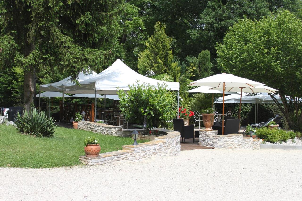 La Garenne De Morestel מראה חיצוני תמונה